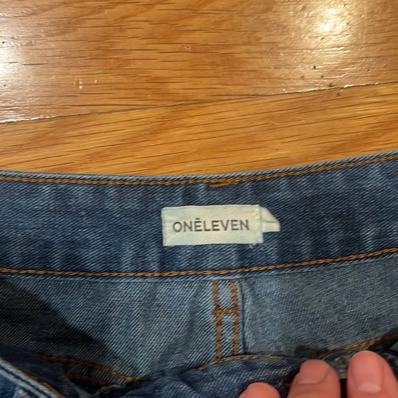 Oneleven women’s distressed jeans size large . - Picture 2 of 10